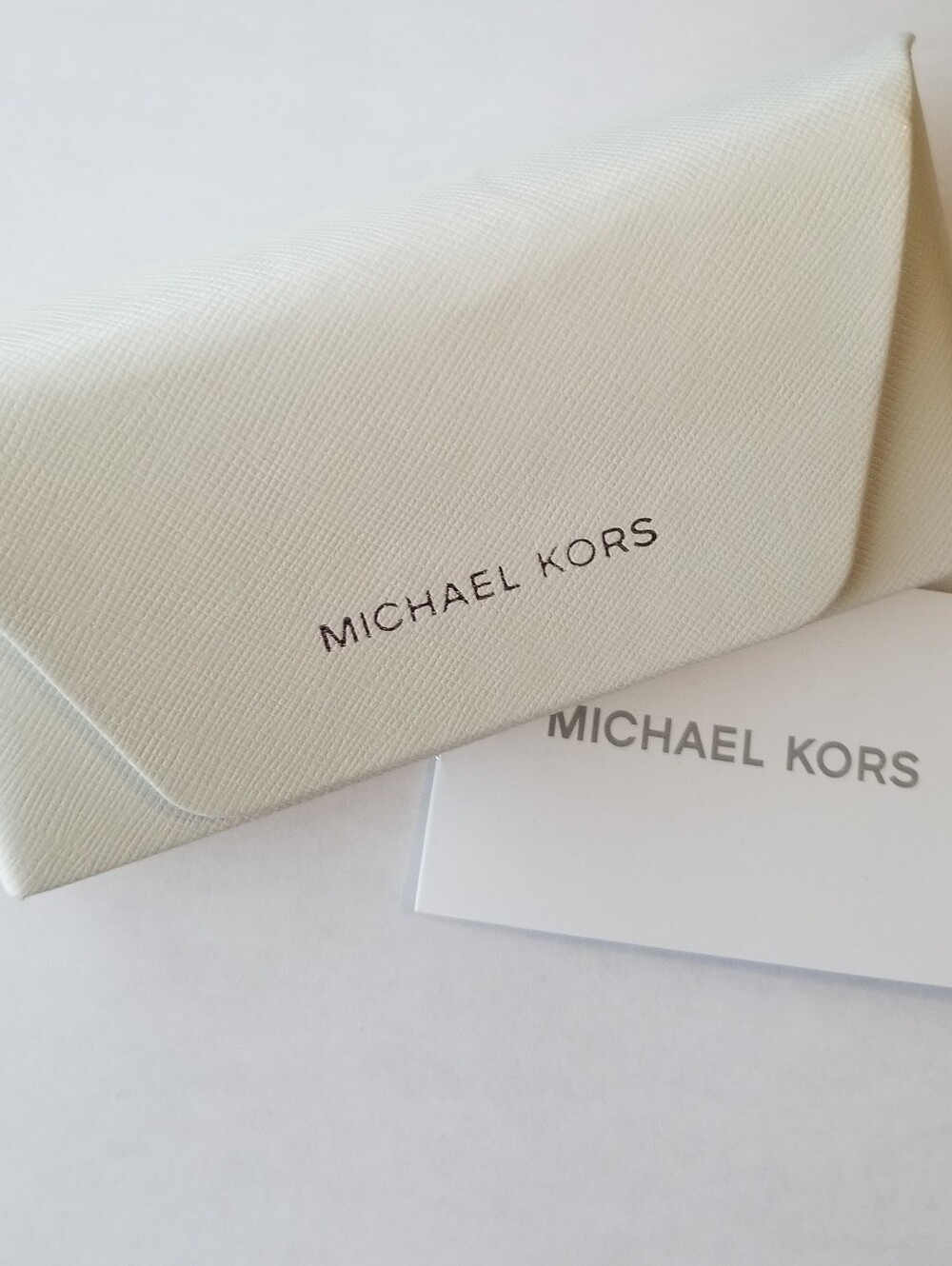 ❗Michael Kors Hard Eyeglasses/Sunglasses Case in White❗